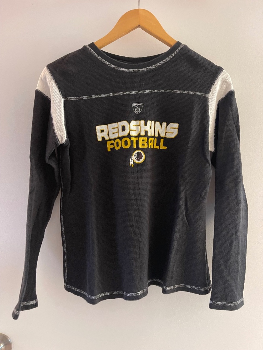 Washington Redskins Ladies Long Sleeve (Sized Medium)